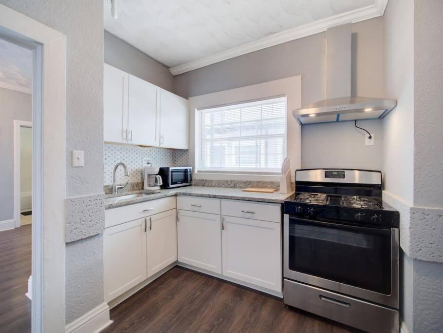 Modern Westshore Тампа Экстерьер фото
