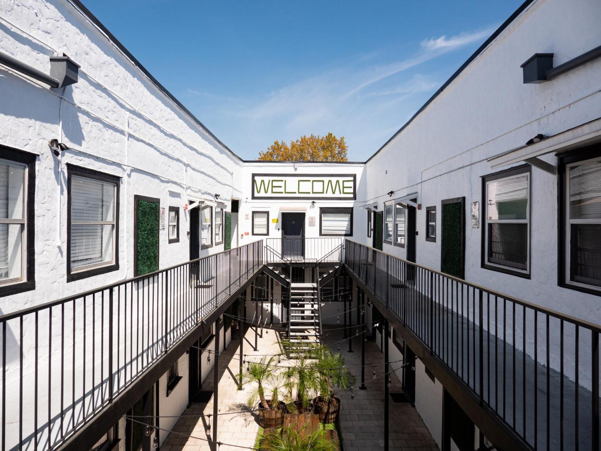 Modern Westshore Тампа Экстерьер фото