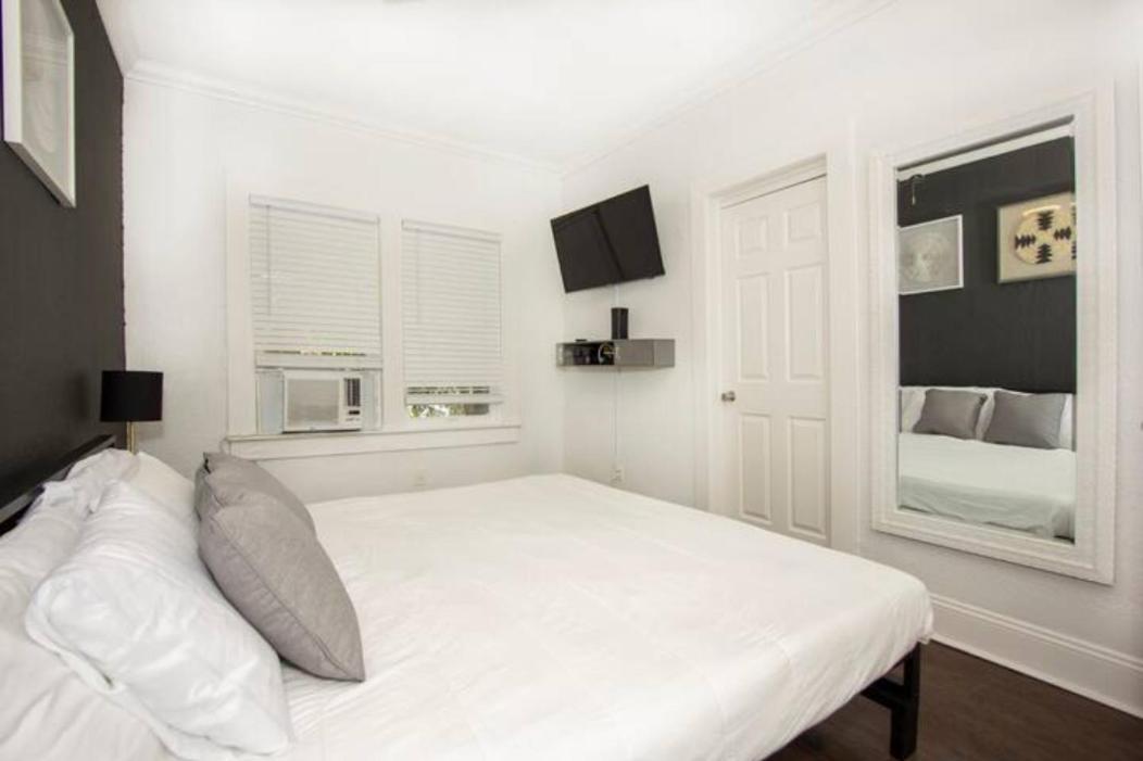 Modern Westshore Тампа Экстерьер фото