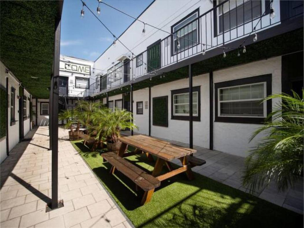 Modern Westshore Тампа Экстерьер фото