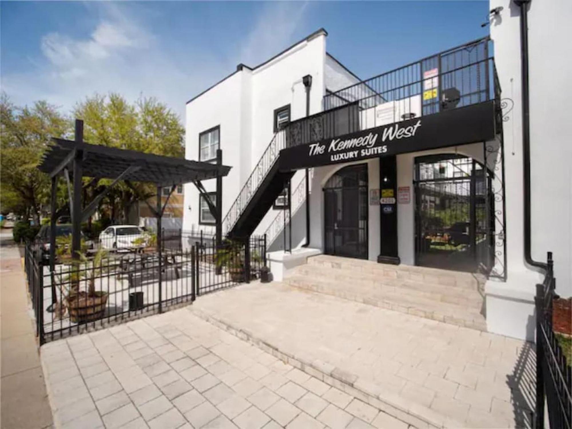 Modern Westshore Тампа Экстерьер фото